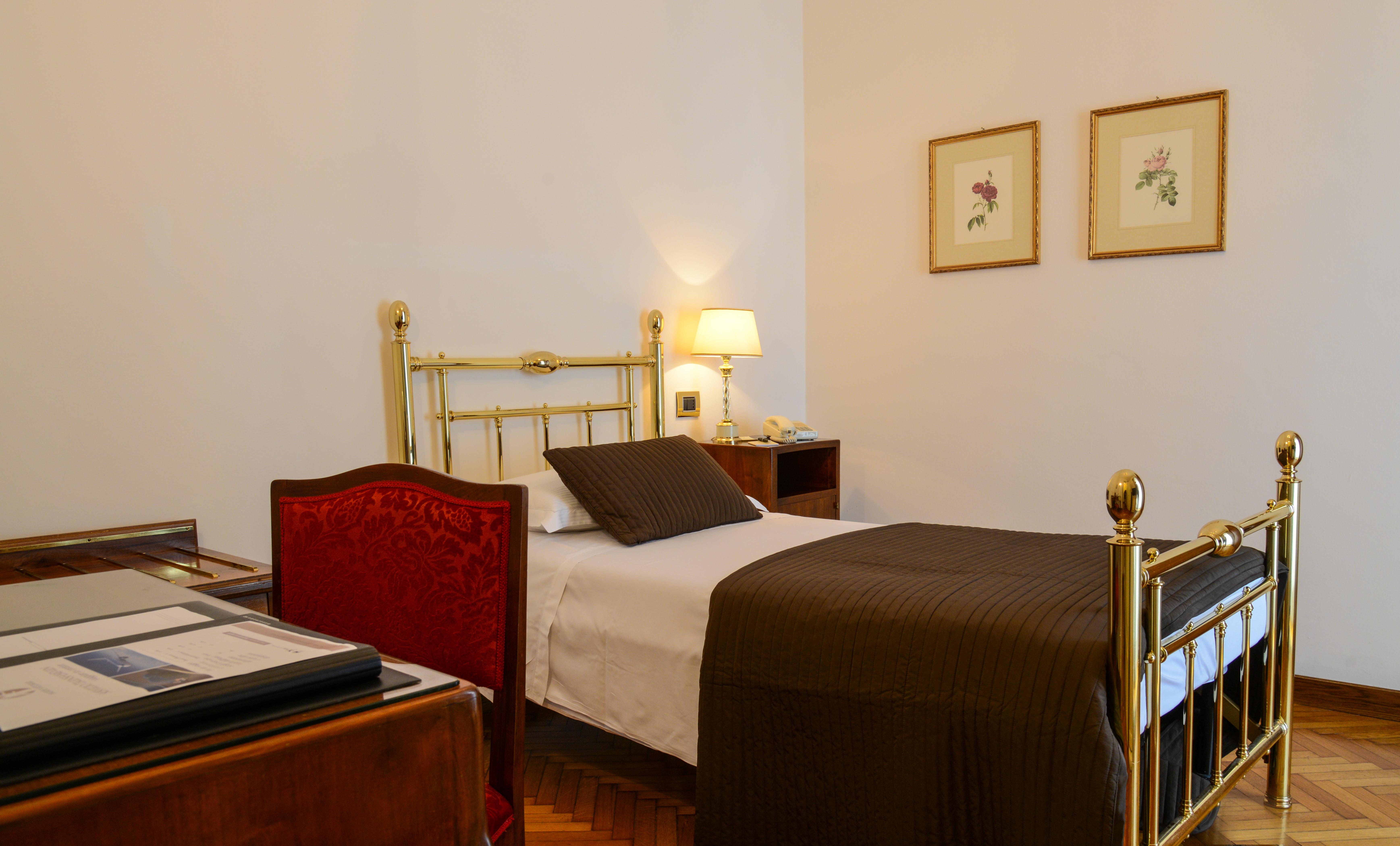 Hotel Vittoria Μπρέσια Εξωτερικό φωτογραφία A single room