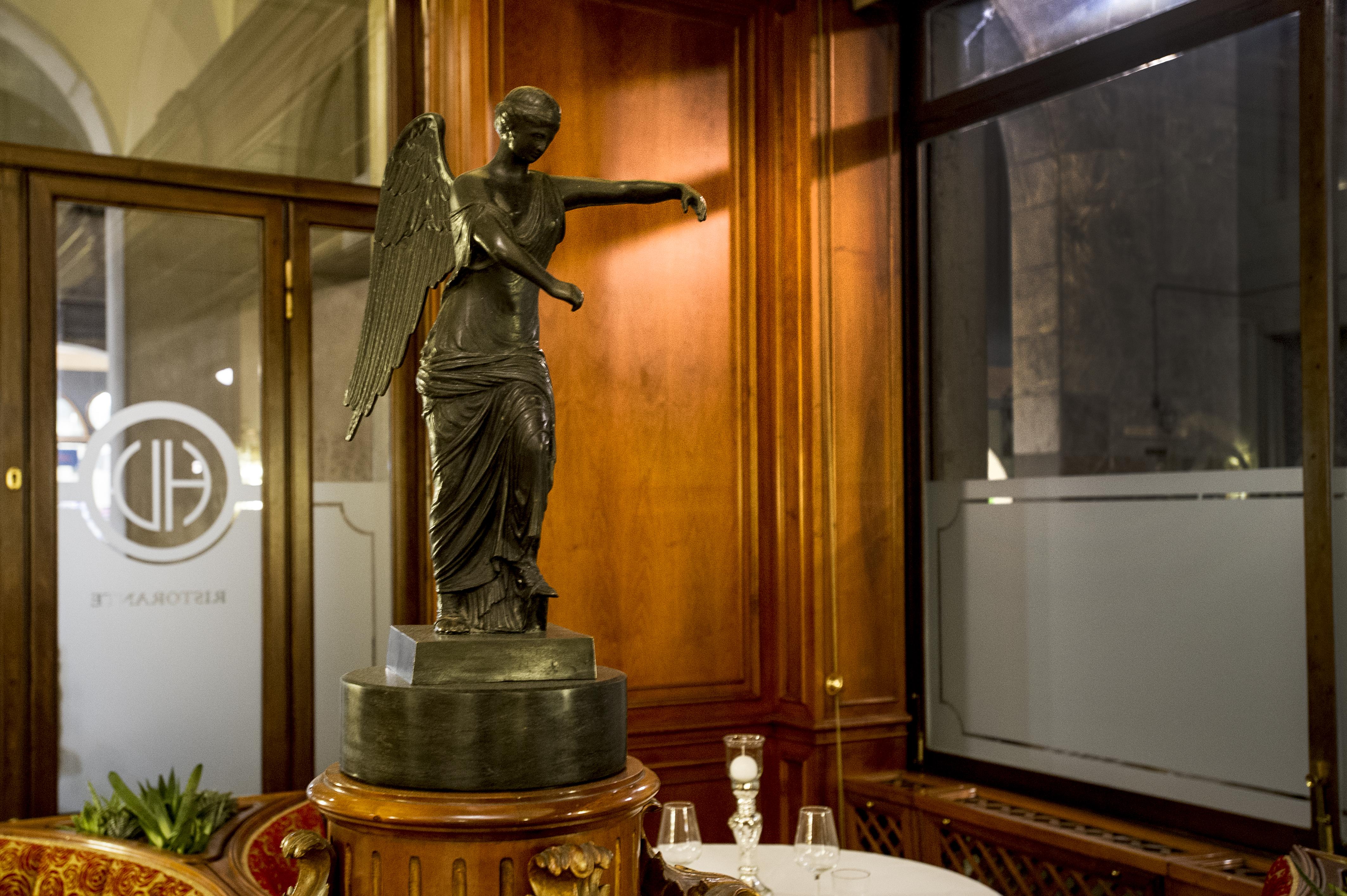 Hotel Vittoria Μπρέσια Εξωτερικό φωτογραφία The Angel of the Hotel