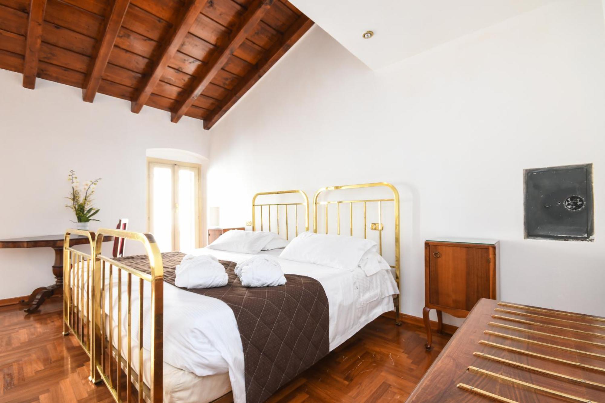 Hotel Vittoria Μπρέσια Εξωτερικό φωτογραφία A bedroom at the hotel