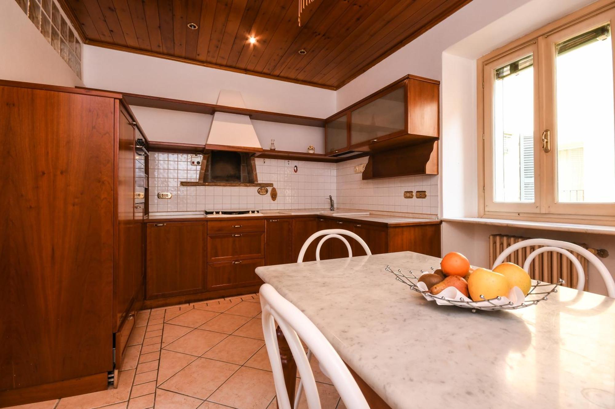Hotel Vittoria Μπρέσια Εξωτερικό φωτογραφία A typical kitchen