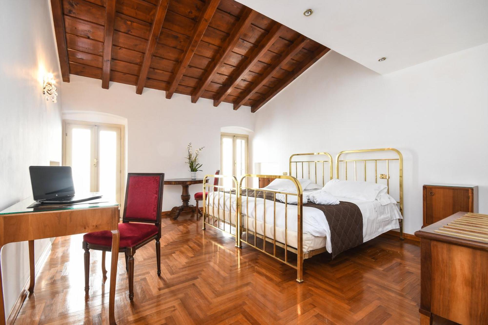 Hotel Vittoria Μπρέσια Εξωτερικό φωτογραφία A room at the hotel
